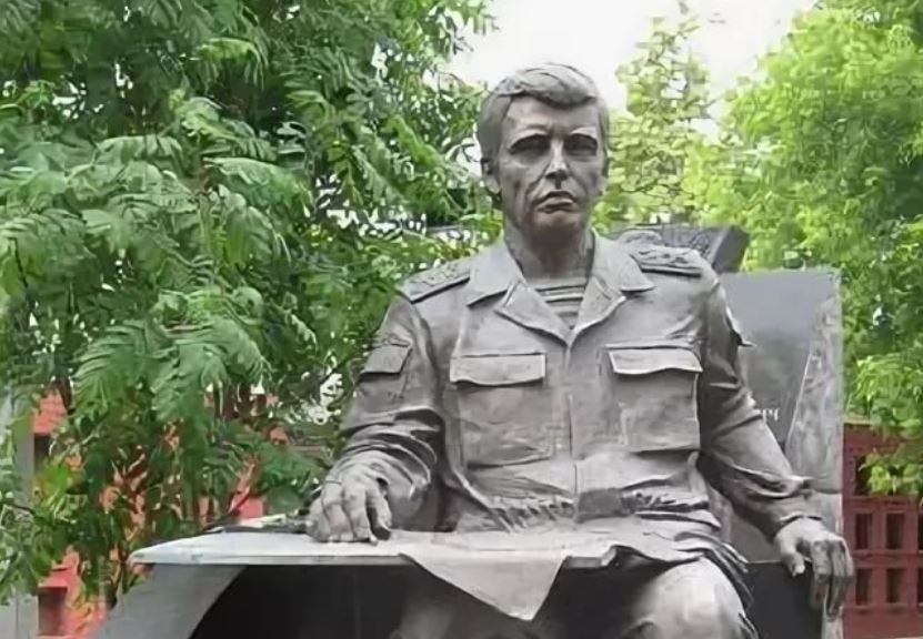 Памятник В.П. Дубынину на Новодевичьем кладбище в городе Москве